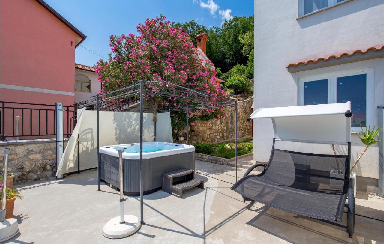 1 Bedroom Gorgeous Apartment In Mošćenička Draga Buitenkant foto