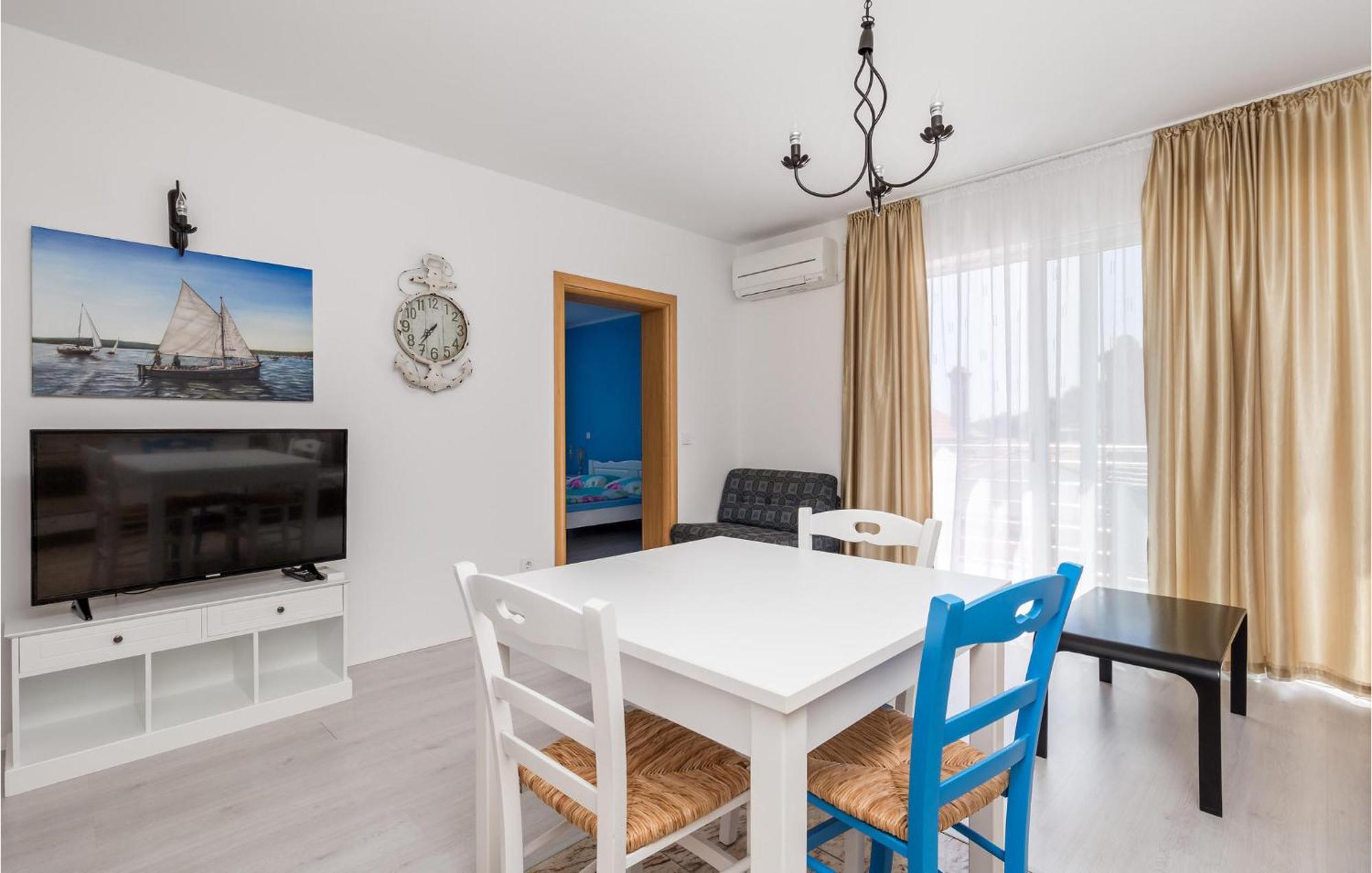 1 Bedroom Gorgeous Apartment In Mošćenička Draga Buitenkant foto